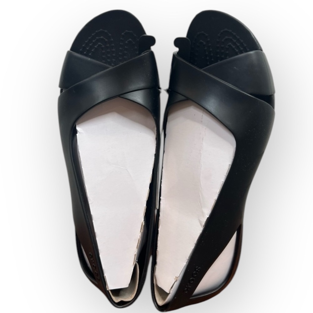 Crocs Women's Serena Flat Black Slip On Open Toe Sandals Size 4 Casual NEW